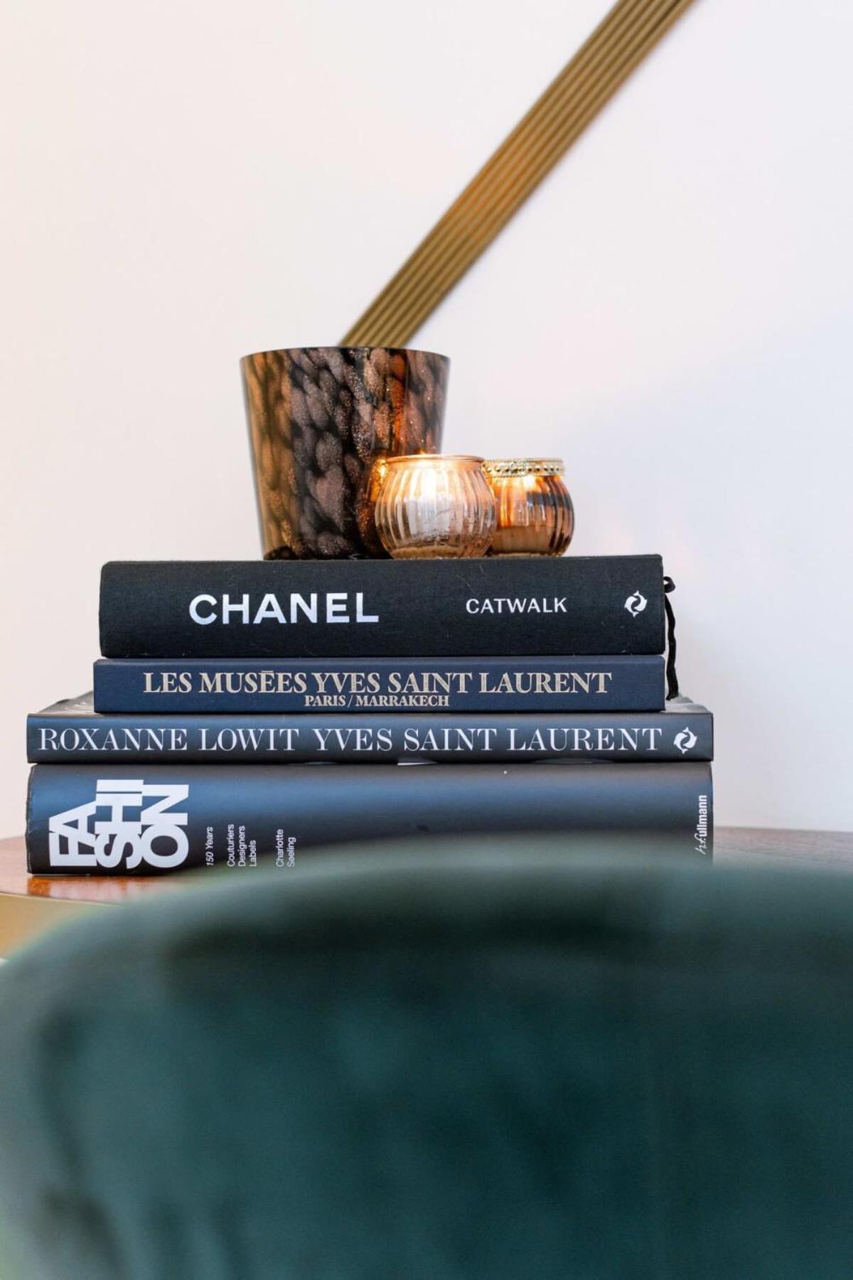 Huswell - Stylish In The Heart Of Apartment